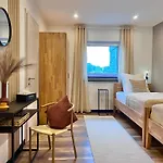 Grosse & Sauna & 4 Badezimmer Netflix