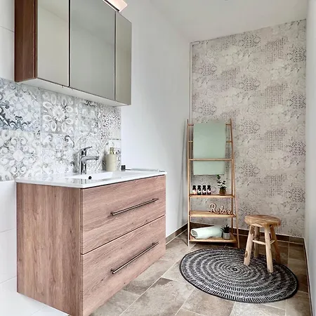 Grosse & Sauna & 4 Badezimmer Netflix Lägenhet Petershagen
