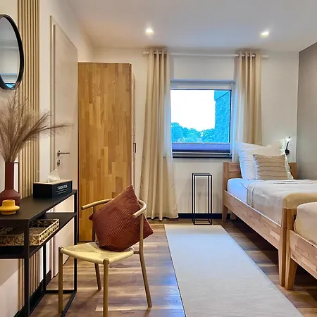 Grosse & Sauna & 4 Badezimmer Netflix