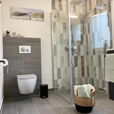 Grosse & Sauna & 4 Badezimmer Netflix *