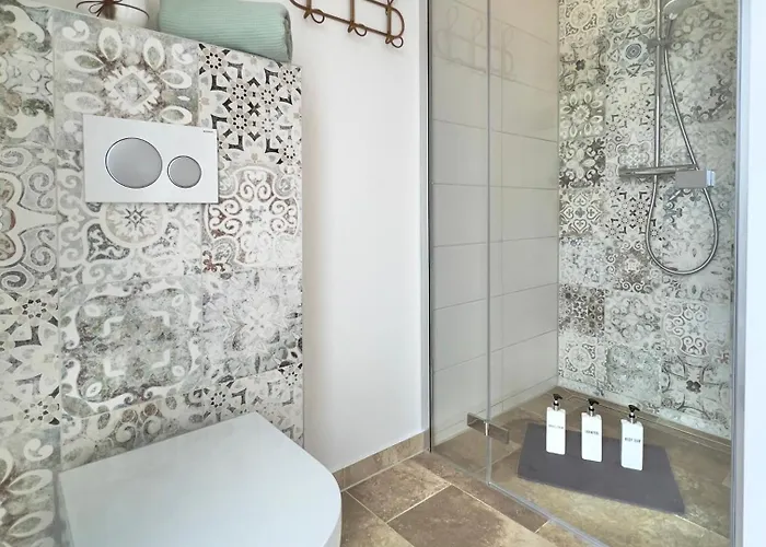 Grosse & Sauna & 4 Badezimmer Netflix *