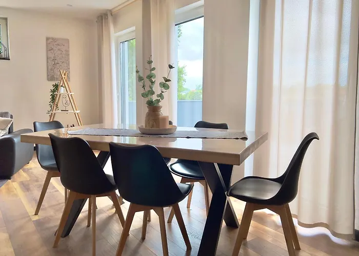 Grosse & Sauna & 4 Badezimmer Netflix Apartament *