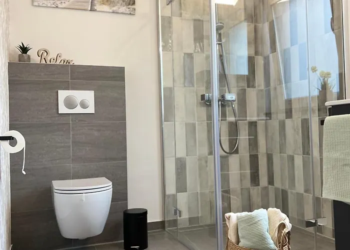 Grosse & Sauna & 4 Badezimmer Netflix *